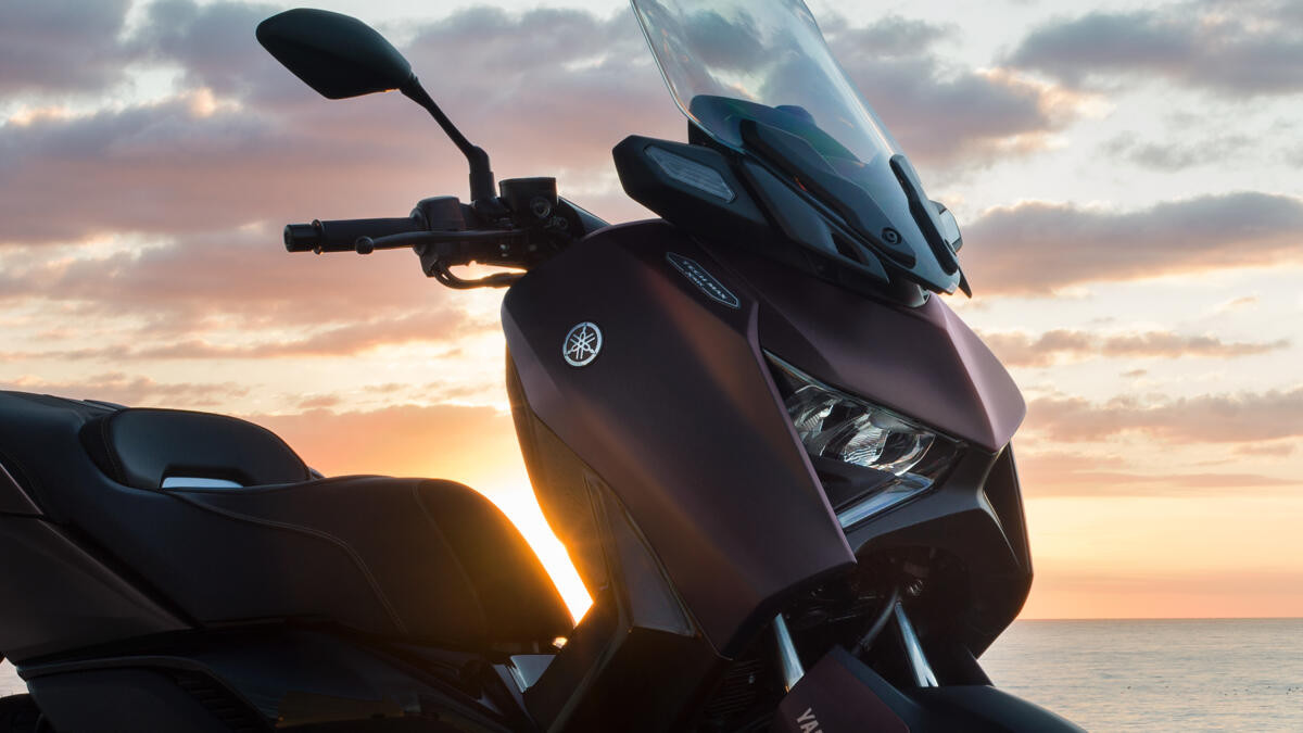 Купити скутер XMAX 300 TECH MAX в Україні